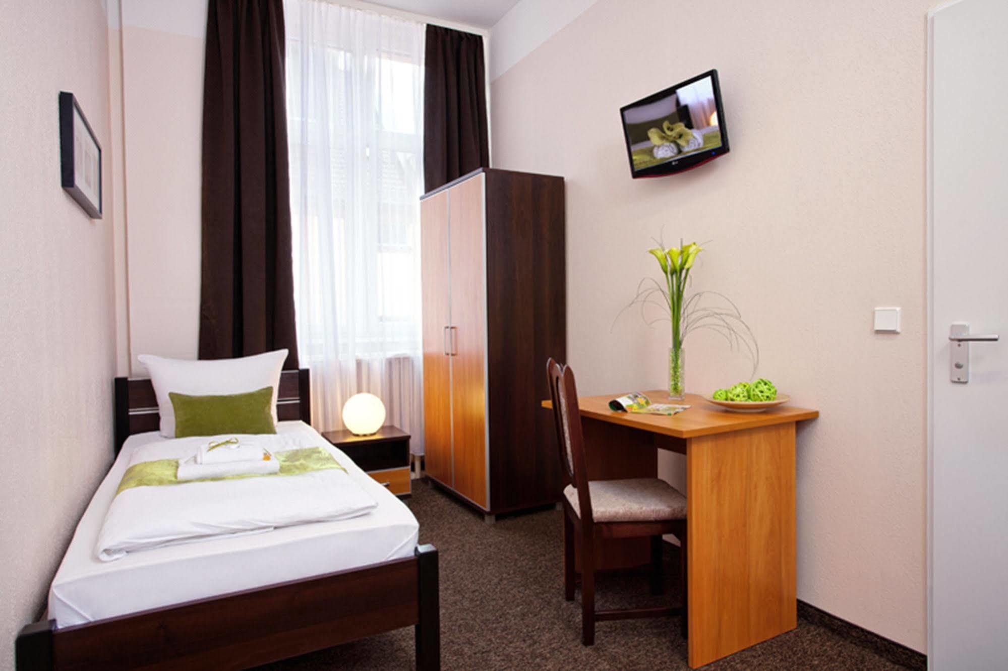 Hotel Lebensquelle Am Checkpoint Charlie Berlino