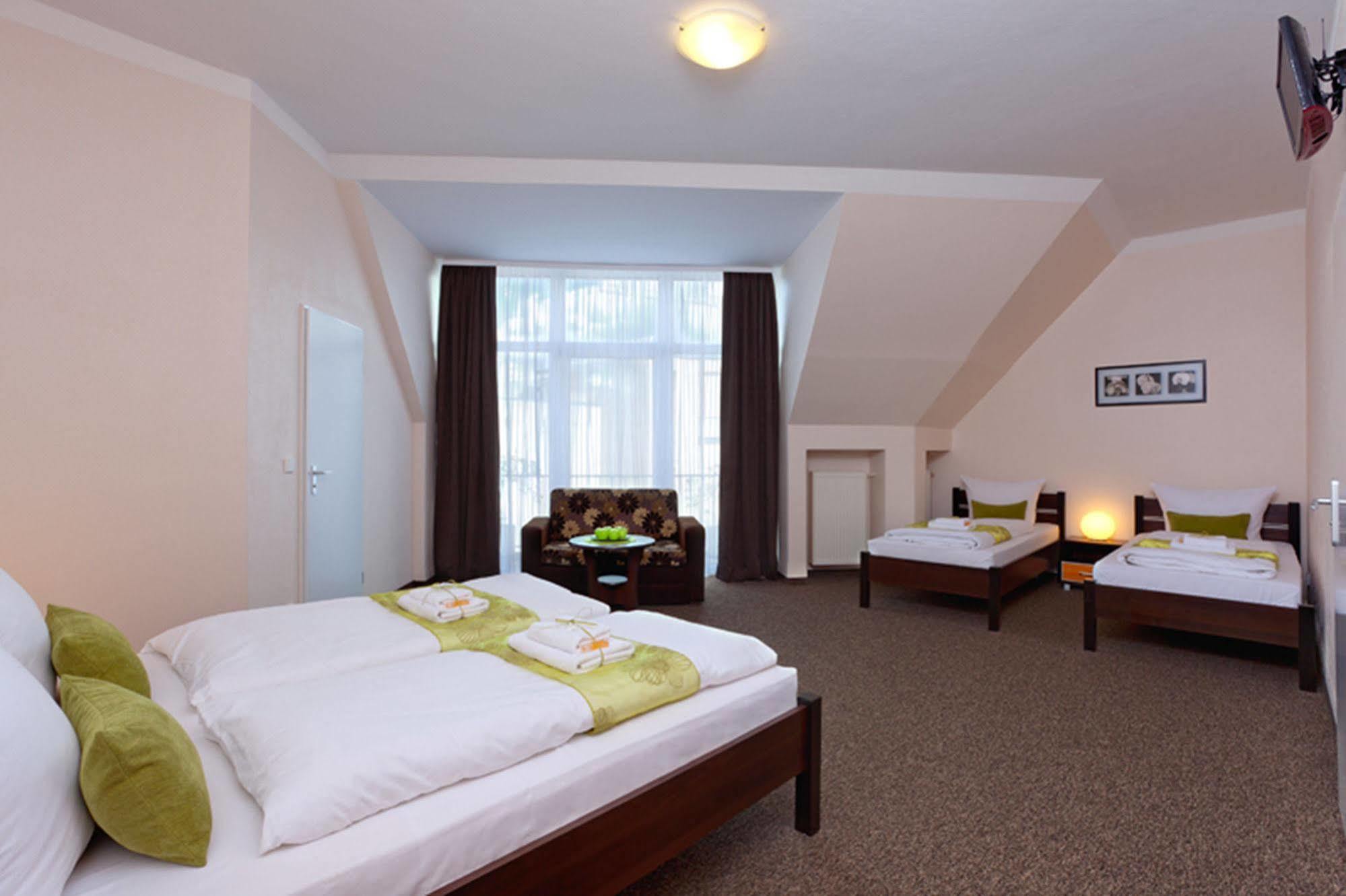 Lebensquelle Am Checkpoint Charlie 3* Berlino